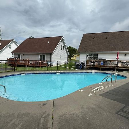 1 Mile To Pkwy, Pets, Hot Tub, Creekside, Porch Villa Pigeon Forge Exterior photo