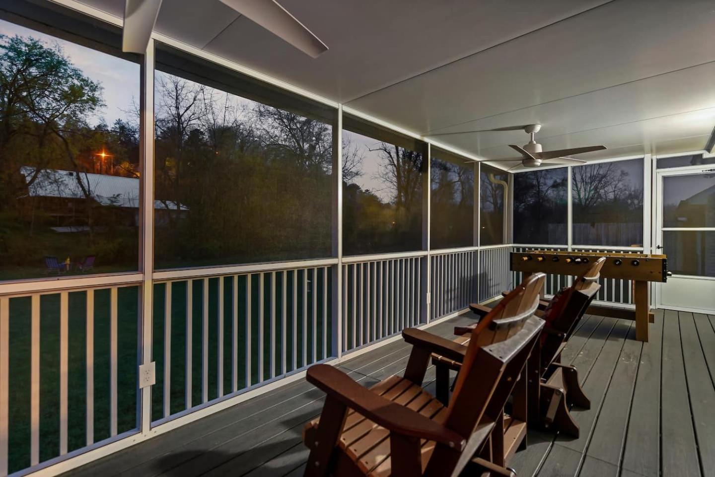 1 Mile To Pkwy, Pets, Hot Tub, Creekside, Porch Villa Pigeon Forge Exterior photo