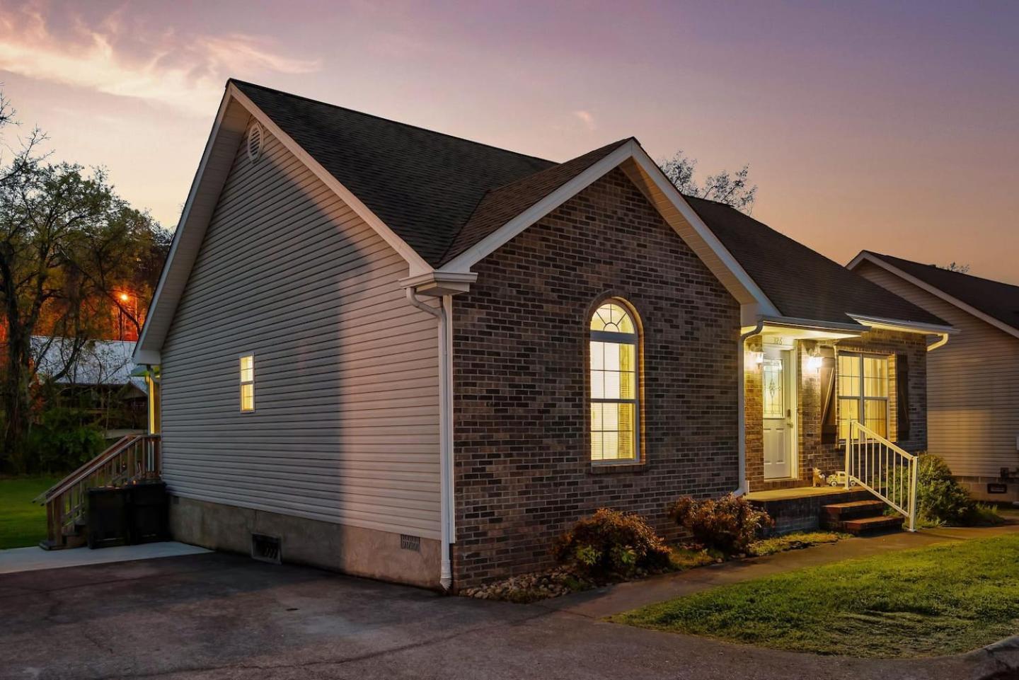 1 Mile To Pkwy, Pets, Hot Tub, Creekside, Porch Villa Pigeon Forge Exterior photo
