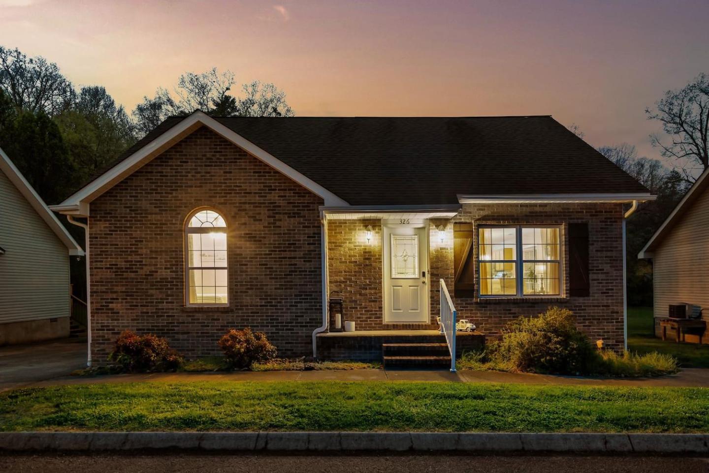 1 Mile To Pkwy, Pets, Hot Tub, Creekside, Porch Villa Pigeon Forge Exterior photo